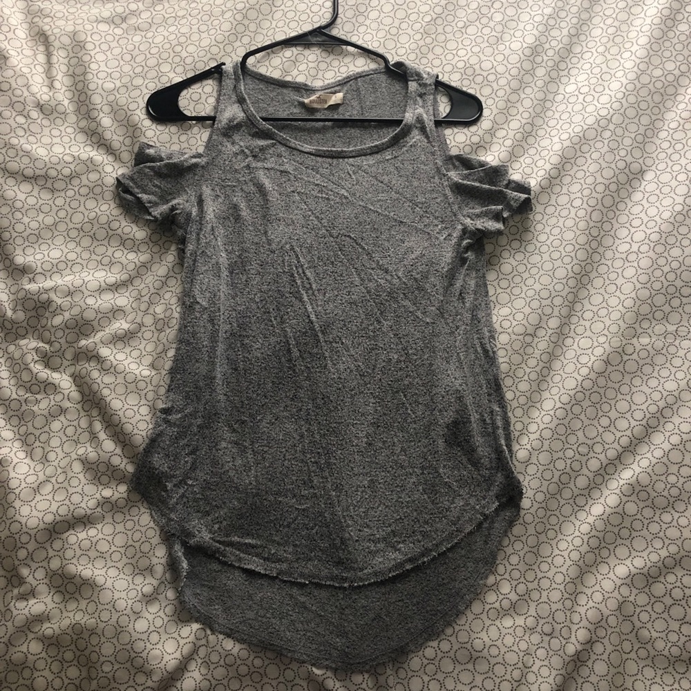 Hollister top